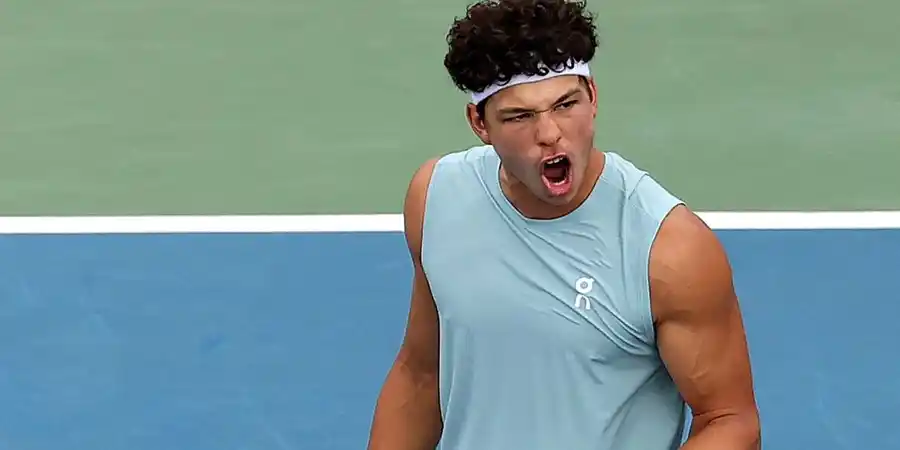 De Miñaur tumba a Cruz Hewitt, de 17 años, en dos sets (6-2, 6-3) | VIDEO - RESUMEN